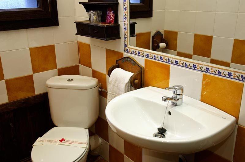 Hostal Vidaller Bielsa Bilik gambar